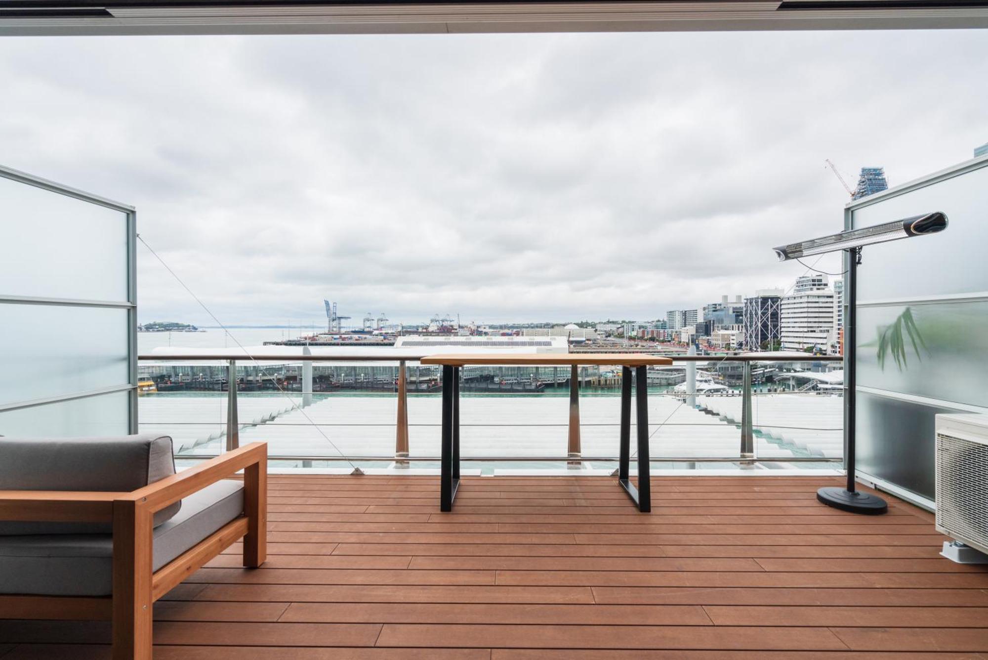 Penthouse Apartment With Stunning Harbour Views أوكلاند المظهر الخارجي الصورة